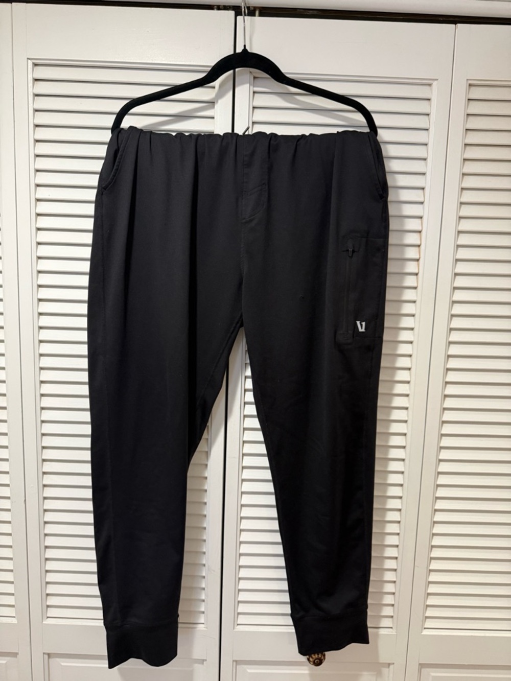 Vuori Men's Black Jogger Sweatpants